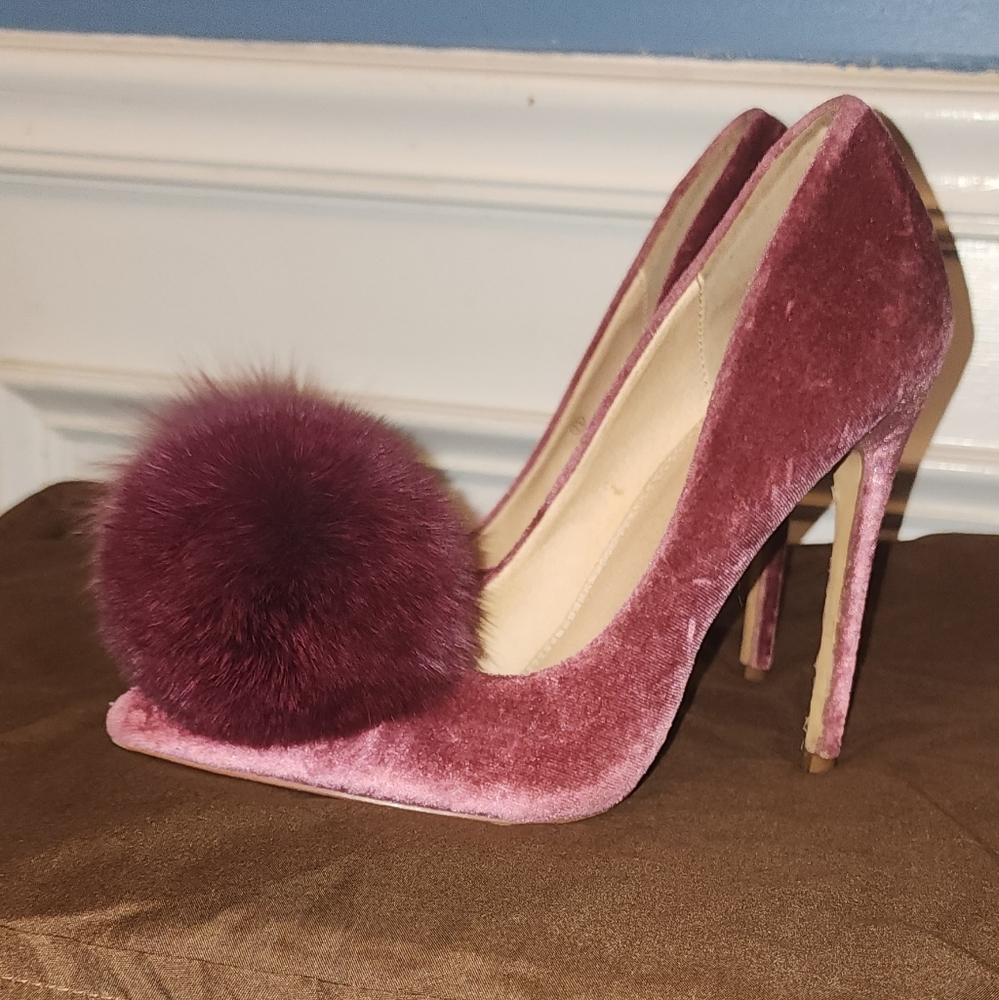 Mauve Velour Liliana Pumps.  Size 7.5